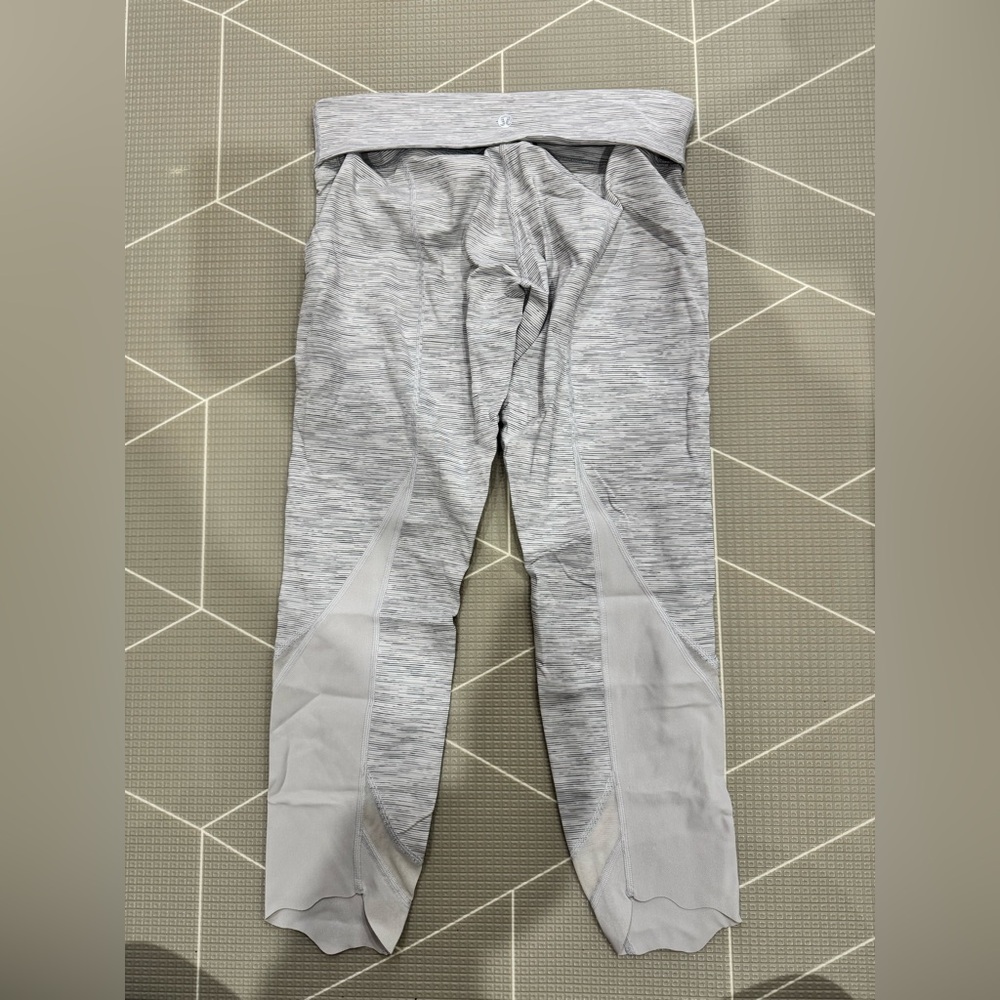 lululemon athletica Heather Light Gray Leggings with White Mesh Insets - Picture 4 of 6